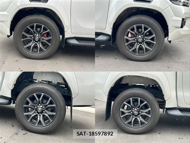 Toyota HILUX 2024-06 6612243-18