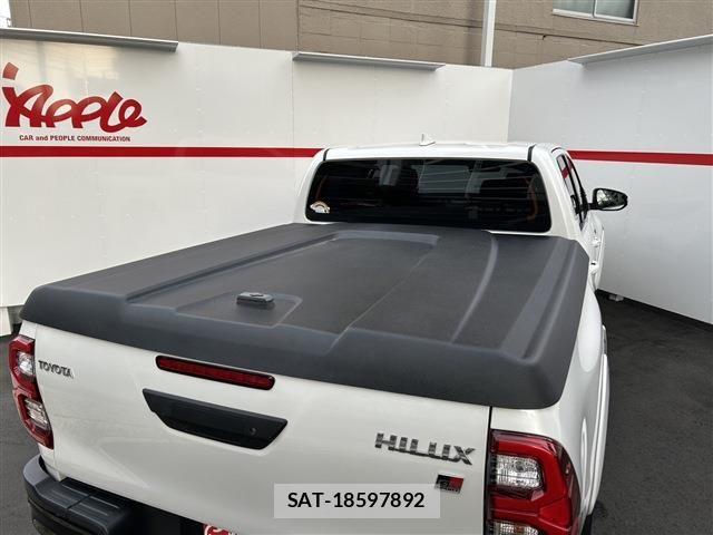 Toyota HILUX 2024-06 6612243-4