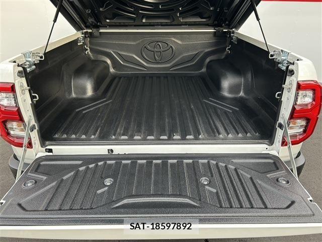 Toyota HILUX 2024-06 6612243-5
