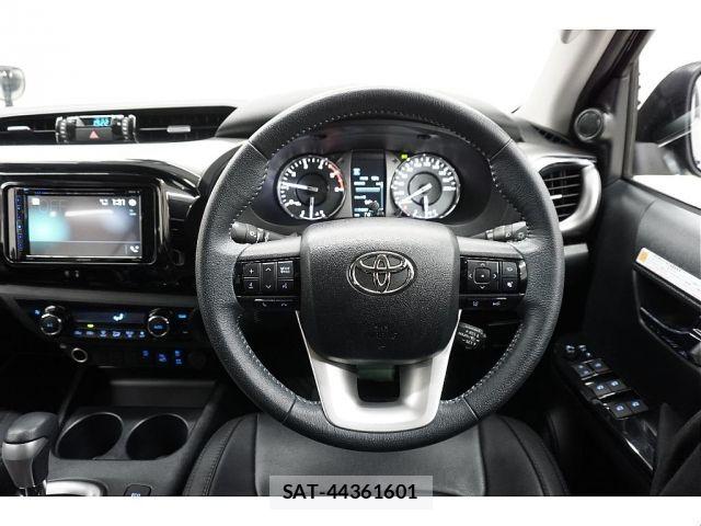 Toyota HILUX 2021-01 6612244-9