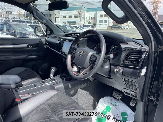 Toyota HILUX 2023-06 6716302-10