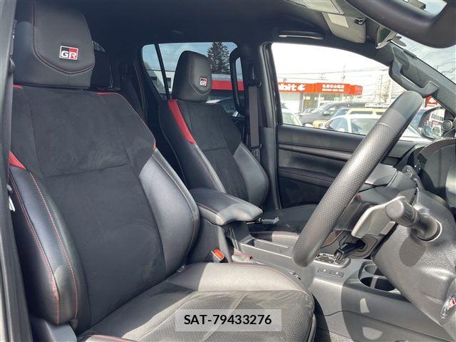 Toyota HILUX 2023-06 6716302-11