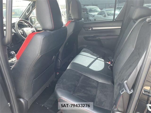 Toyota HILUX 2023-06 6716302-14