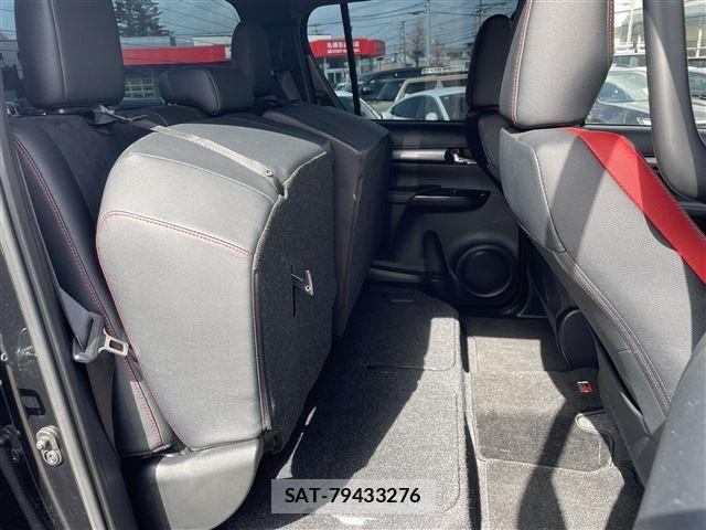 Toyota HILUX 2023-06 6716302-16
