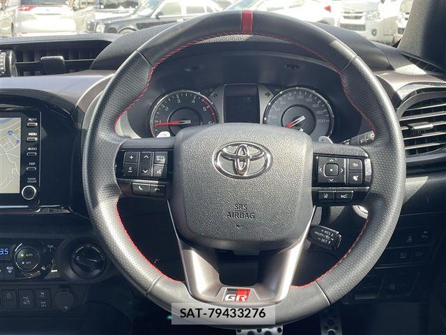 Toyota HILUX 2023-06 6716302-21