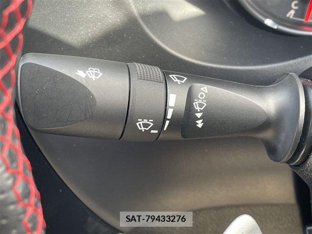 Toyota HILUX 2023-06 6716302-25
