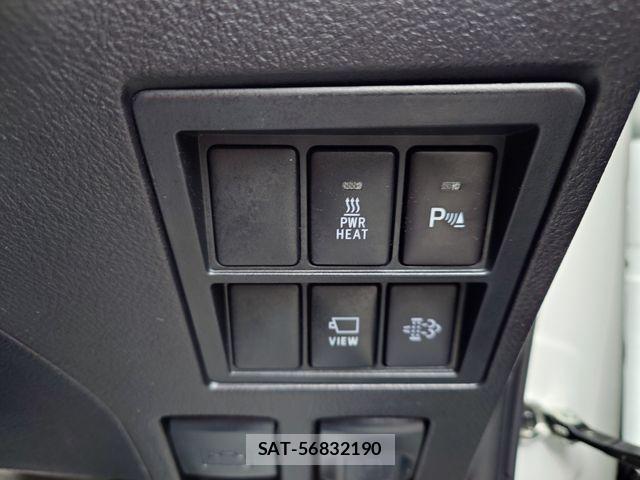 Toyota HILUX 2022-05 6716309-17