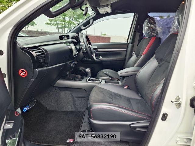 Toyota HILUX 2022-05 6716309-19