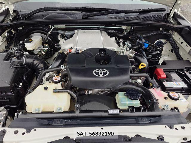 Toyota HILUX 2022-05 6716309-22
