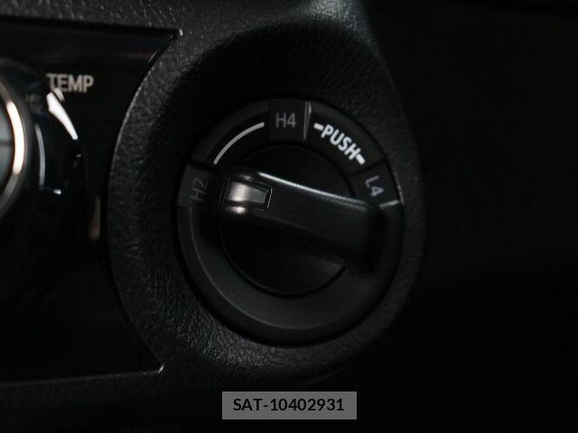Toyota HILUX 2022-01 6751871-19