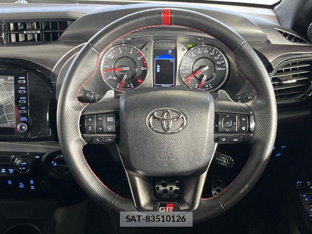 Toyota HILUX 2023-06 6751872-10
