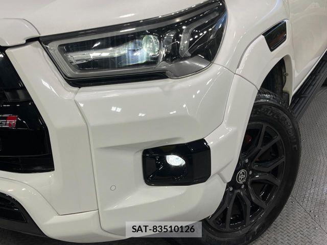 Toyota HILUX 2023-06 6751872-11