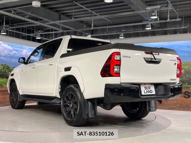 Toyota HILUX 2023-06 6751872-16