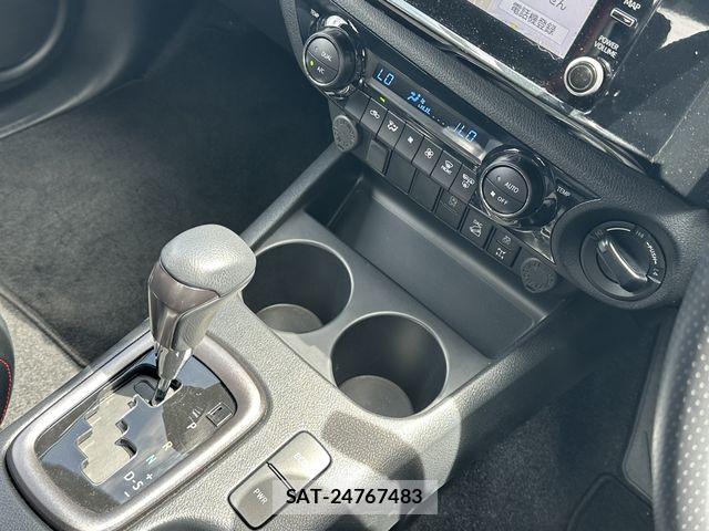 Toyota HILUX 2022-12 6791092-12