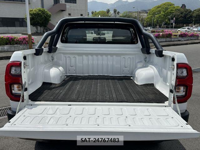 Toyota HILUX 2022-12 6791092-26