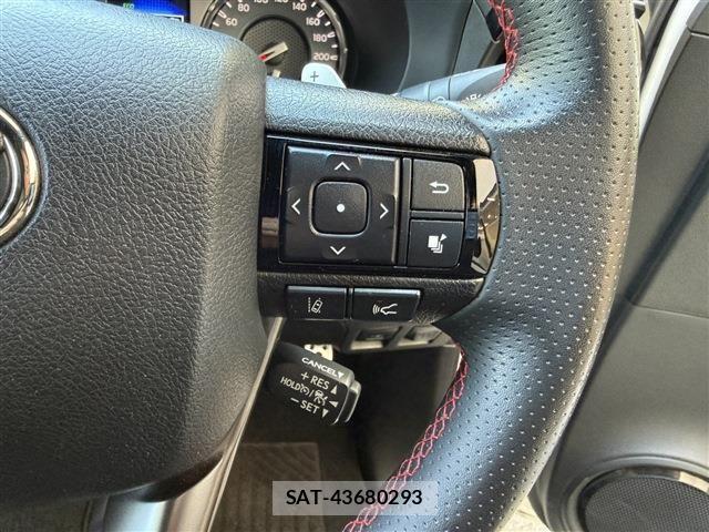 Toyota HILUX 2023-09 6906197-9