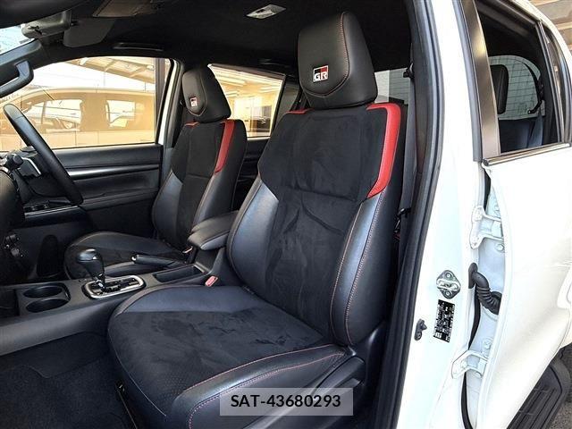 Toyota HILUX 2023-09 6906197-17