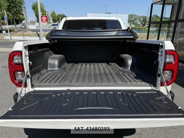 Toyota HILUX 2023-09 6906197-6