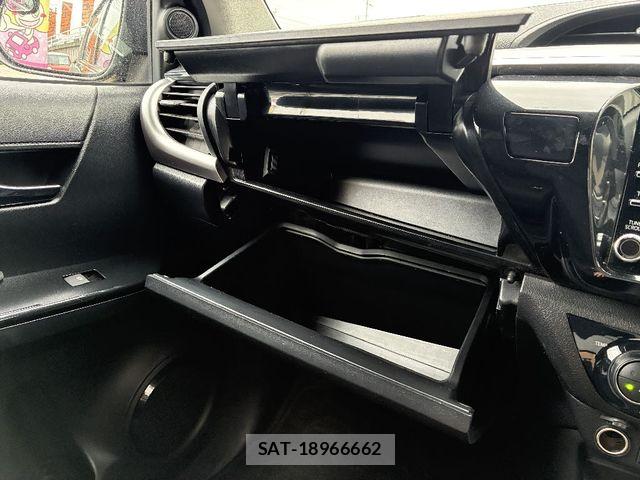 Toyota HILUX 2024-04 6906203-14