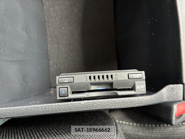 Toyota HILUX 2024-04 6906203-18