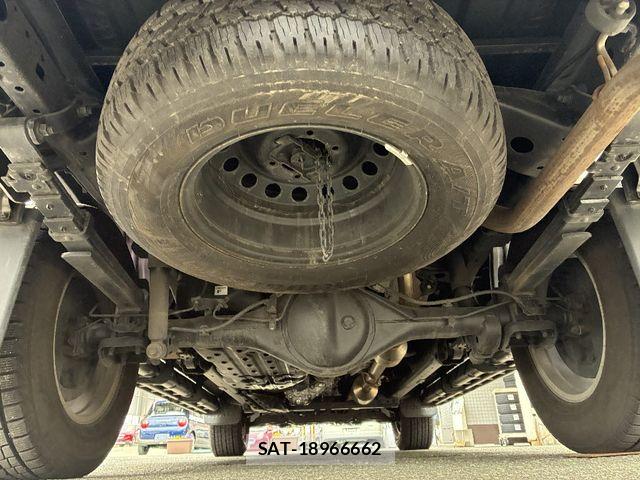 Toyota HILUX 2024-04 6906203-26
