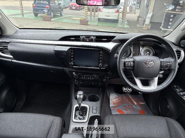 Toyota HILUX 2024-04 6906203-3