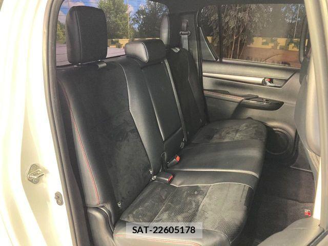 Toyota HILUX 2023-04 6994100-9