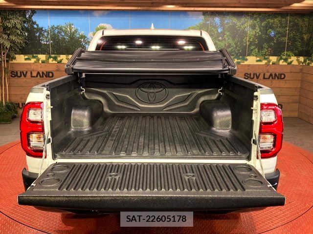 Toyota HILUX 2023-04 6994100-10