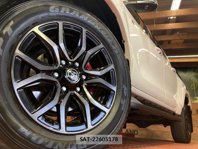 Toyota HILUX 2023-04 6994100-12