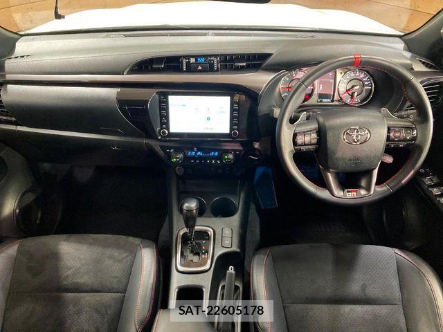 Toyota HILUX 2023-04 6994100-1
