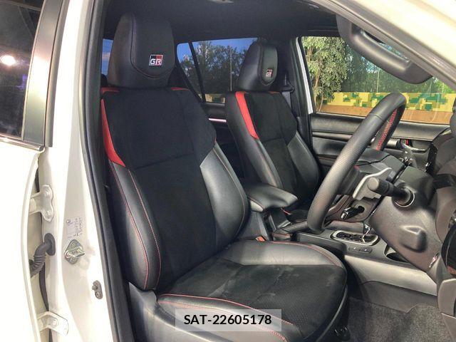 Toyota HILUX 2023-04 6994100-8
