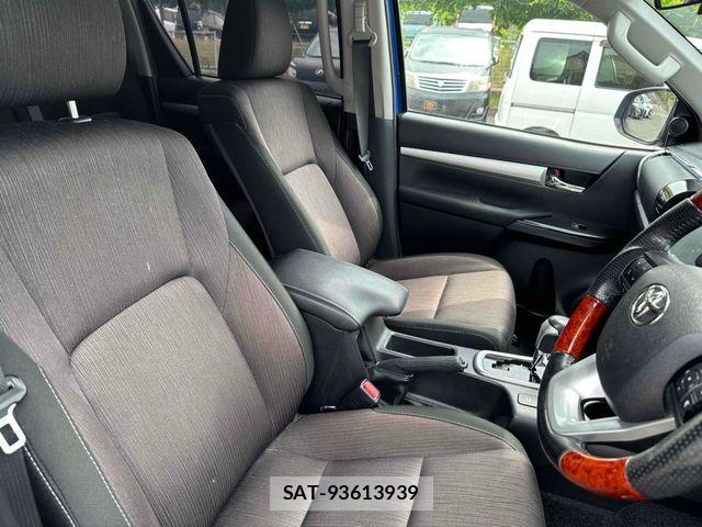 Toyota HILUX 2018-10 6994116-10