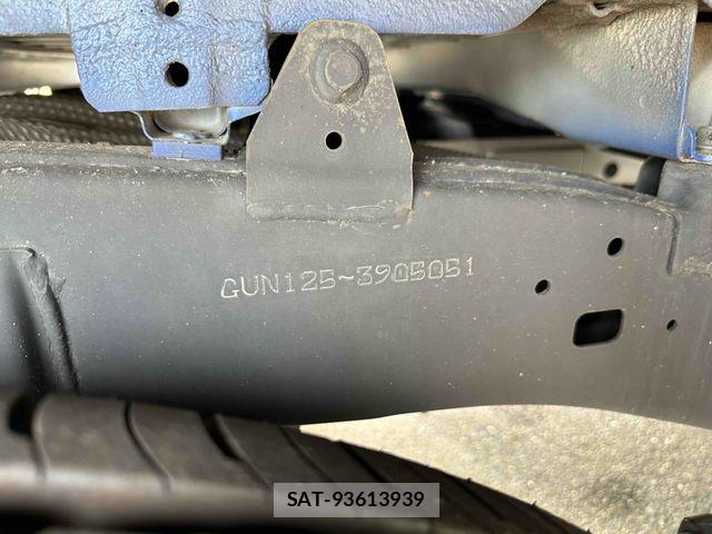 Toyota HILUX 2018-10 6994116-23