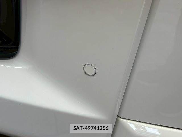 Toyota HILUX 2023-04 6994130-14