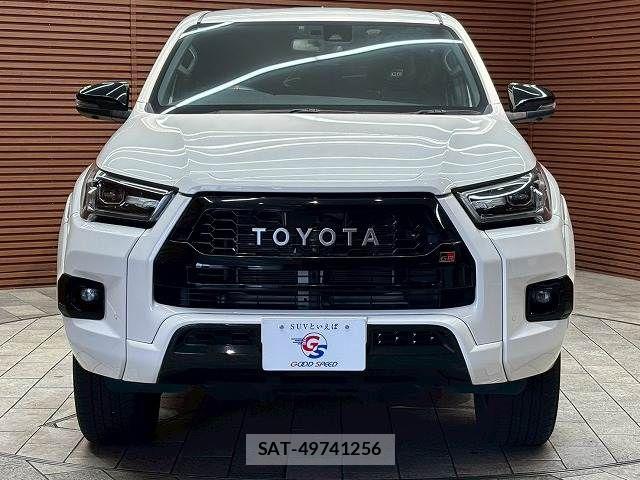Toyota HILUX 2023-04 6994130-16