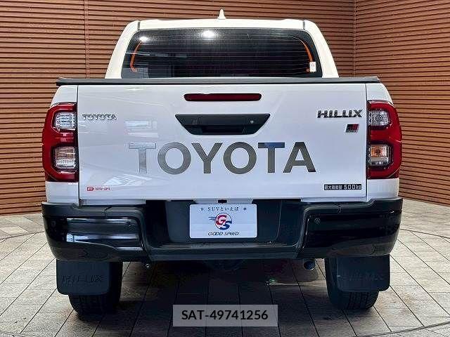 Toyota HILUX 2023-04 6994130-18