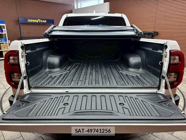 Toyota HILUX 2023-04 6994130-19