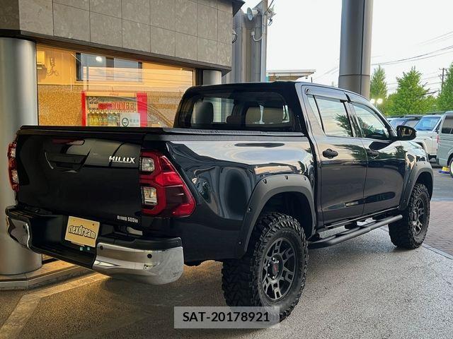 Toyota HILUX 2020-10 7020604-1