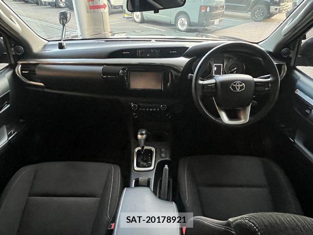 Toyota HILUX 2020-10 7020604-5