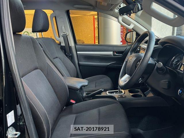 Toyota HILUX 2020-10 7020604-6