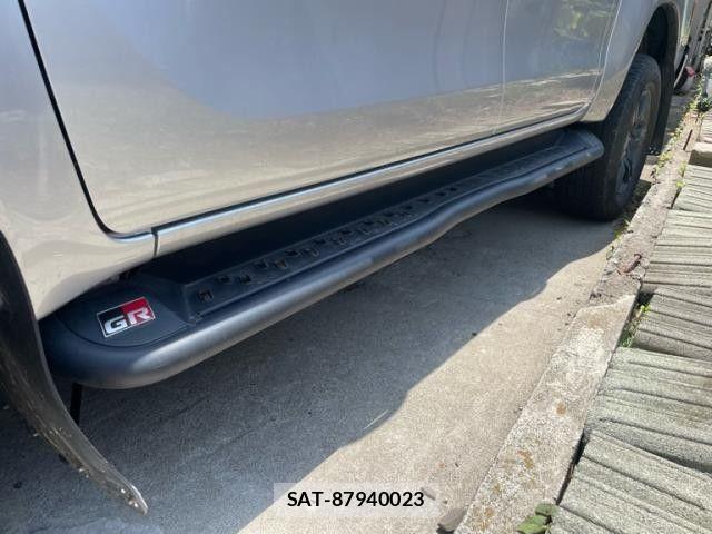 Toyota HILUX 2022-02 7020601-6
