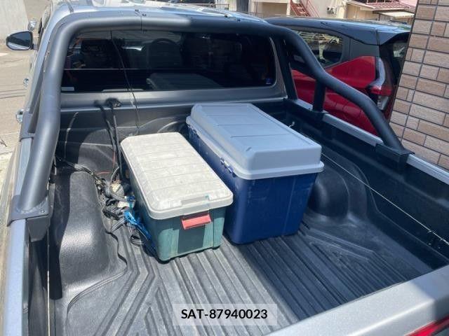 Toyota HILUX 2022-02 7020601-7