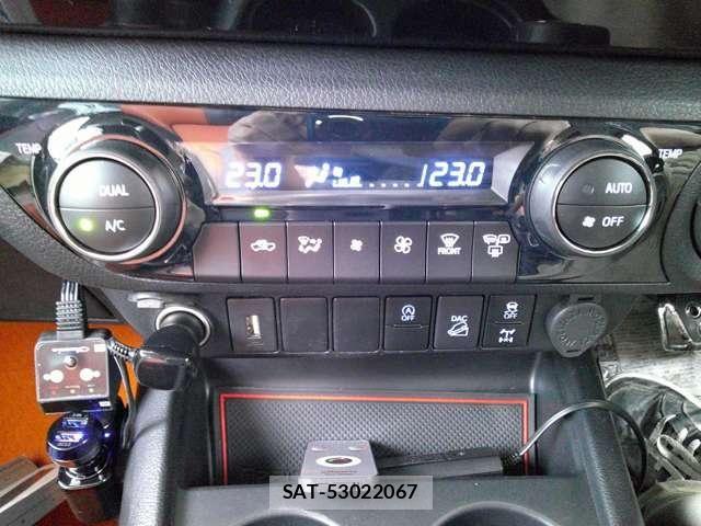 Toyota HILUX 2021-10 7020602-25