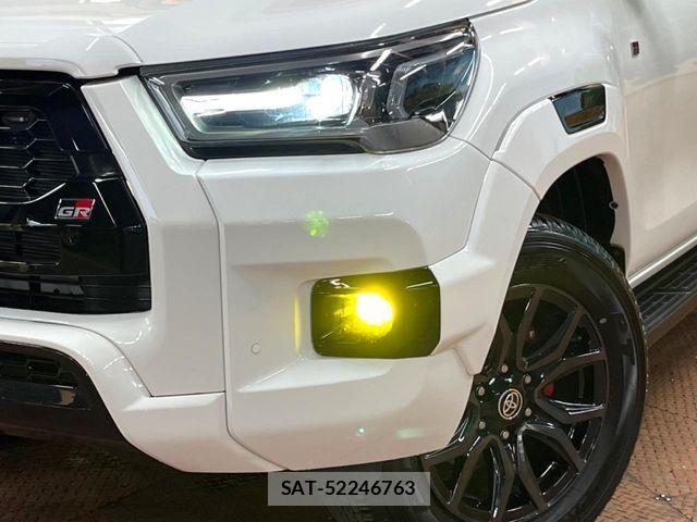 Toyota HILUX 2023-09 7020599-11