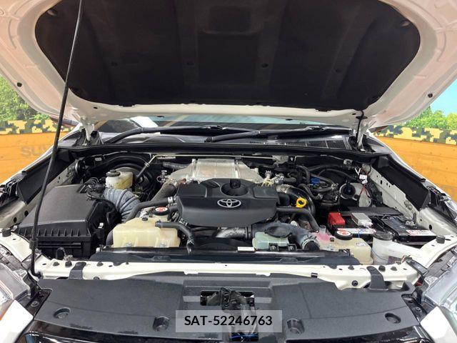 Toyota HILUX 2023-09 7020599-17