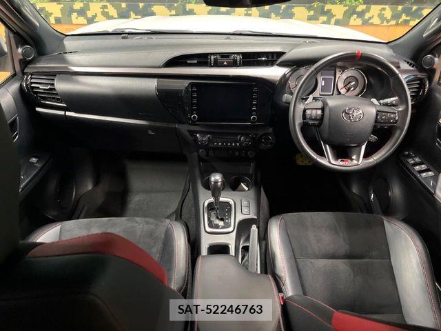 Toyota HILUX 2023-09 7020599-1