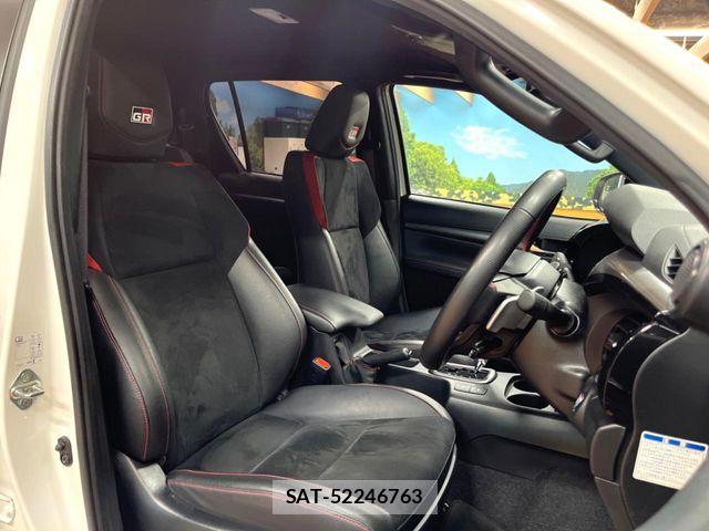 Toyota HILUX 2023-09 7020599-7