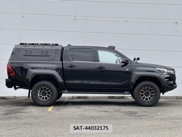 Toyota HILUX 2023-09 7058831-17
