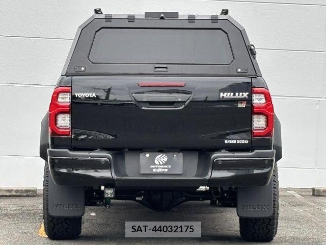 Toyota HILUX 2023-09 7058831-18