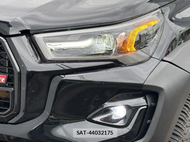 Toyota HILUX 2023-09 7058831-24